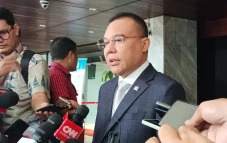 Komisi III DPR Bahas...