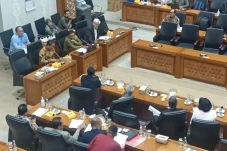 Revisi UU Kementerian...