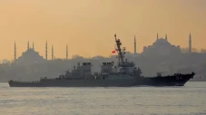 Kapal Perusak AS Tinggalkan...