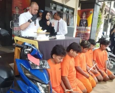 Komplotan Pemuda Gasak...