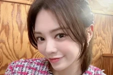 Eks After School Tampil...