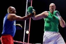 Ketika Tyson Fury Menari...
