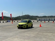 Merosot ke Posisi 4,...