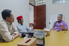 Jumhur Hidayat Didekati...