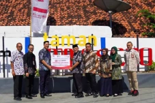Percantik Sampang, Bank...