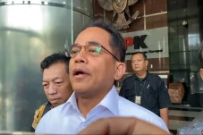 Sekjen DPR Indra Iskandar...