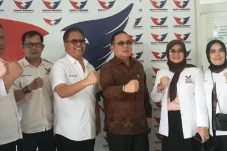 Galang Dukungan ke Perindo,...