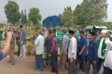 Tiba di TPU Tanah Kusir,...