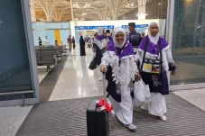 Perlengkapan Haji Wanita...