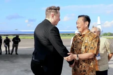 Menko Luhut Jemput Elon...
