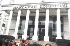 MK Dijadwalkan Sidang...
