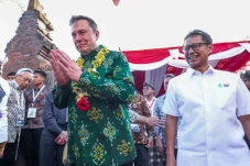 Fakta Kemeja Hijau Elon...