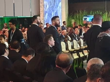 Kunjungi Bali, Elon...
