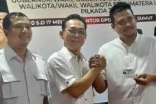 Maju di Pilgub Sumut,...