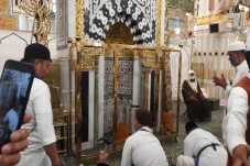 Isak Tangis Jemaah Haji...