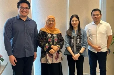 Bertemu Khofifah, Angela...