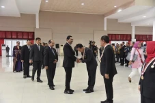Lima Kepala Daerah Terima...