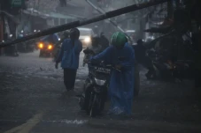BPBD DKI Ingatkan Waspada...