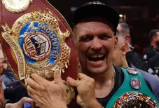 Celaka! Oleksandr Usyk...