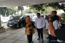 Khofifah dan Emil Dardak...