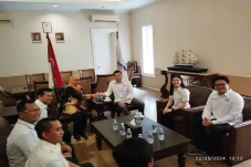 Khofifah-Emil Temui...