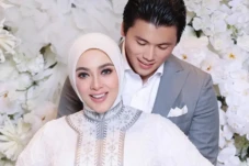 Fix Hamil! Syahrini...