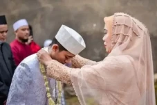 Cinta Terlarang Mertua...