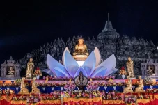 Tips Menerbangkan Lampion...