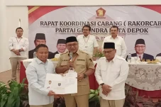Sekda Supian Suri Resmi...