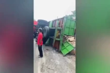 Mengerikan, Tabrakan...