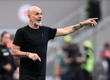 AC Milan Resmi Pisah...