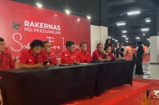 Siang Ini, Megawati...