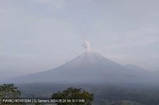 Gunung Semeru Meletus...