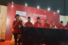 Adian Napitupulu Minta...