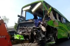 Sopir Bus Jadi Tumbal...