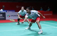 Rehan/Lisa Alihkan Fokus...