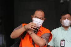Terima Eksepsi, Hakim...
