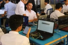 Internet Tawarkan Banyak...