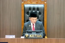 DKPP Copot Ketua KPU...