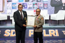 Pati Polri Penulis Buku...
