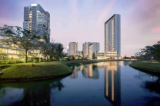 Kembangkan Properti...