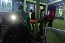 Geger, Usai Mendaki...