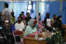 Ratusan Warga Kampung...