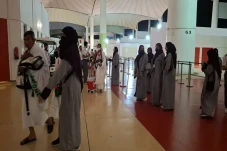 Senyum Gadis-gadis Wukalla...