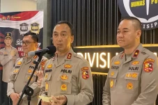 Anggota Densus 88 Penguntit...