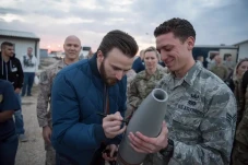 Viral Foto Chris Evans...