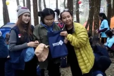 Keseruan Charity Glamp...