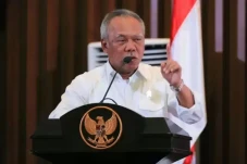 Jokowi Tunjuk Menteri...