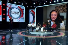 Luna Maya Masuk Nominasi...