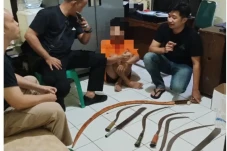 Gerebek Kontrakan di...